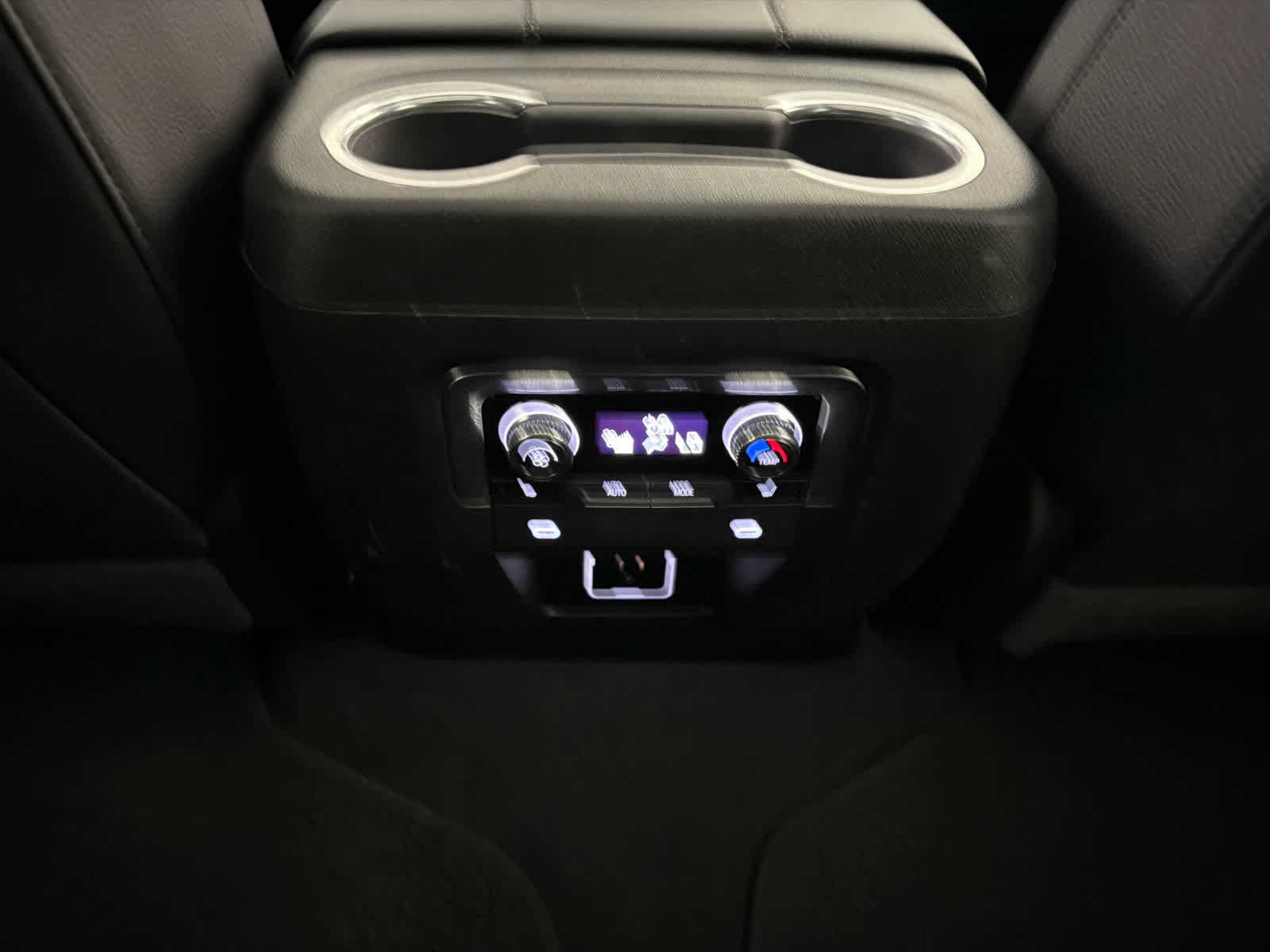 Used 2023 GMC Yukon Denali AWD/4WD image 22