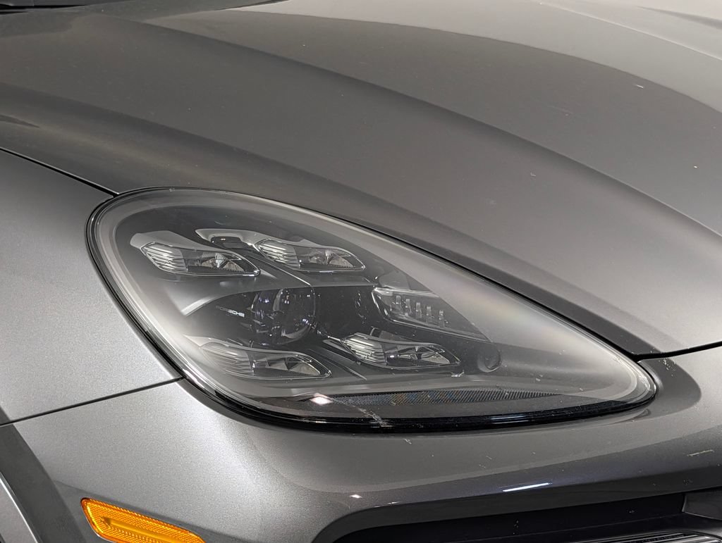 Certified 2021 Porsche Cayenne S AWD/4WD image 15