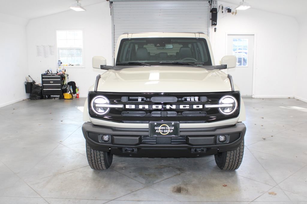 New 2025 Ford Bronco Outer Banks image 2