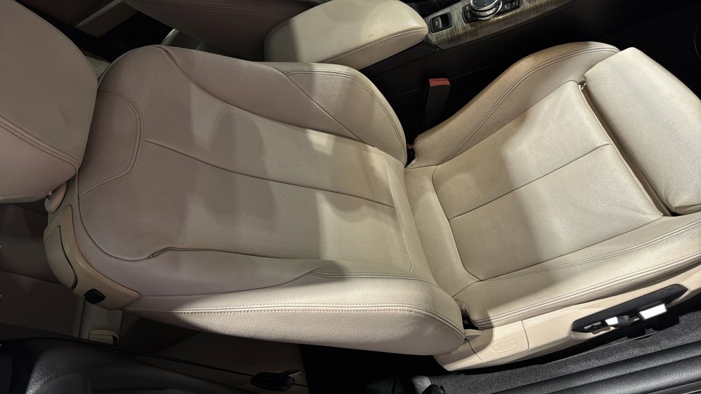 Used 2016 BMW M235i Convertible image 24
