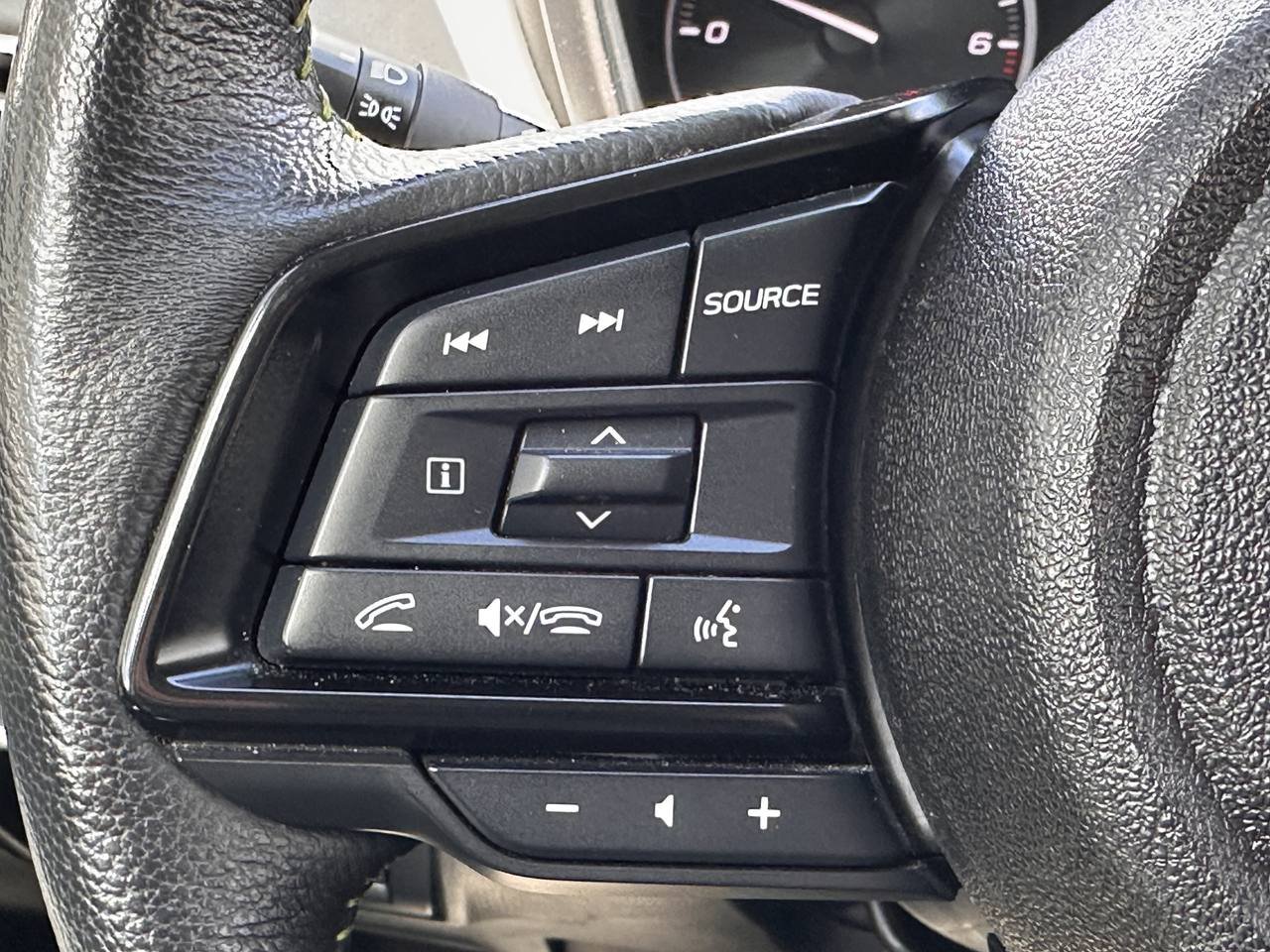 Used 2025 Subaru Outback Onyx Edition XT AWD/4WD image 40