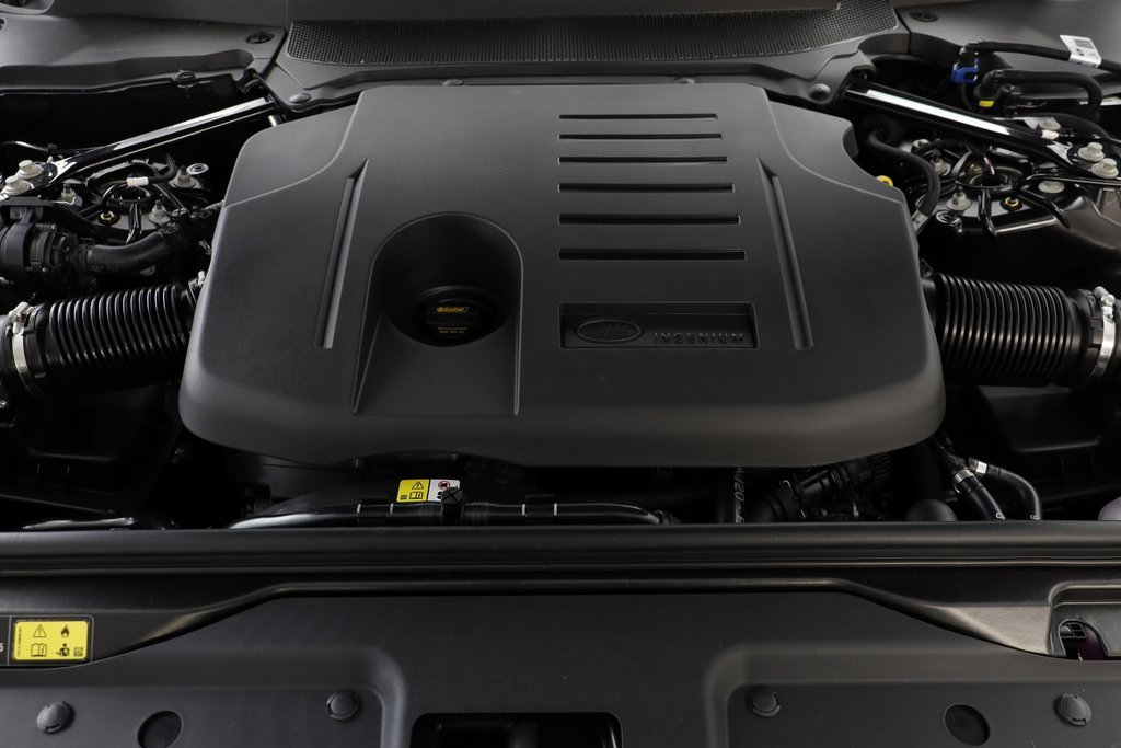 New 2025 Land Rover Discovery Dynamic SE image 22