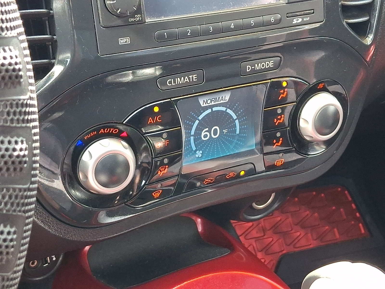 Used 2011 Nissan Juke SV AWD/4WD image 16