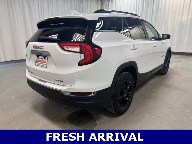 Used 2024 GMC Terrain AT4 image 4