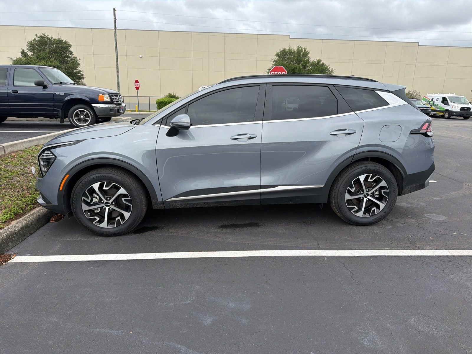 Used 2025 Kia Sportage EX w/ Premium Package image 9