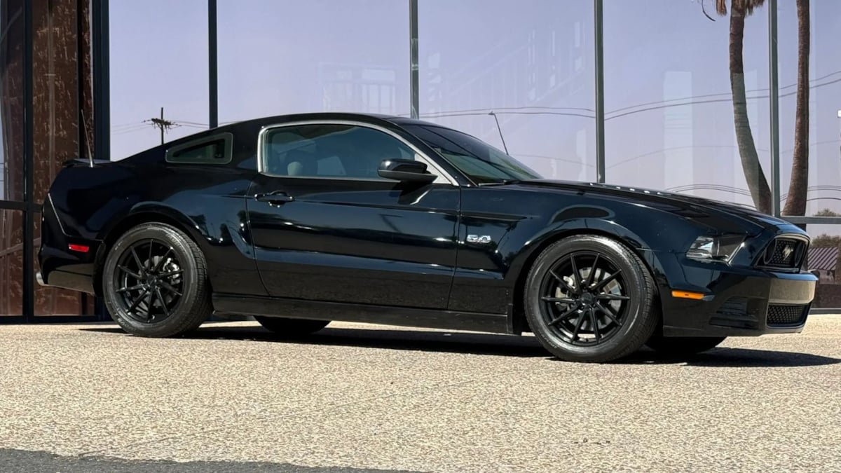 Used 2014 Ford Mustang GT w/ Equipment Group 301A RWD image 16