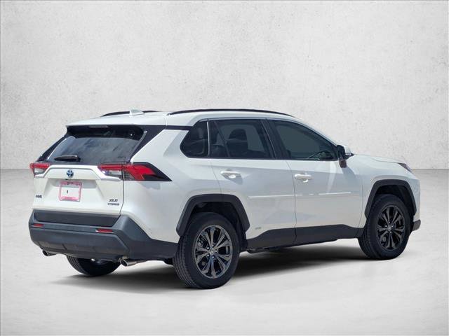 Used 2022 Toyota RAV4 XLE Premium AWD/4WD image 5