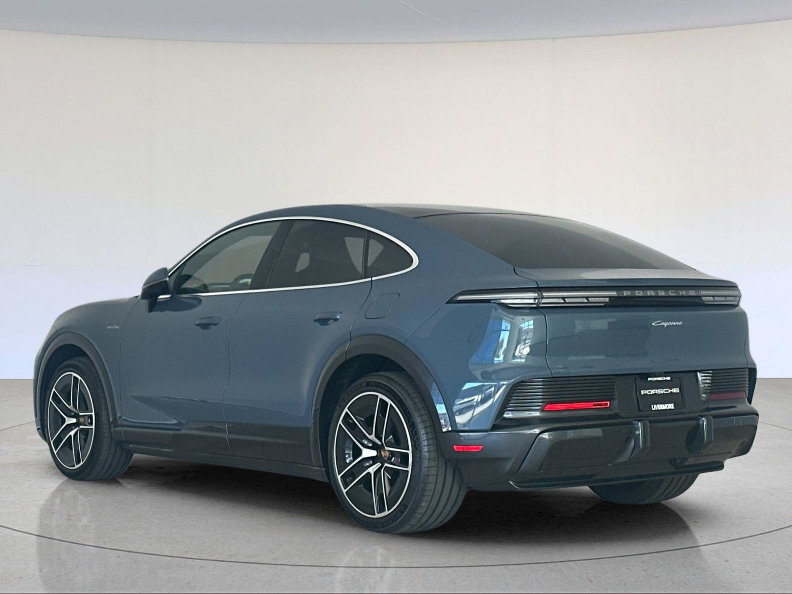 New 2026 Porsche Cayenne Electric Coupe AWD/4WD image 3