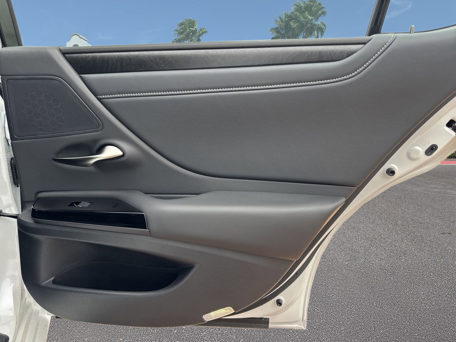New 2025 Lexus ES 350 w/ Premium Package image 10