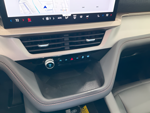 Used 2026 Ford Explorer Active w/ Active Comfort Package RWD image 18