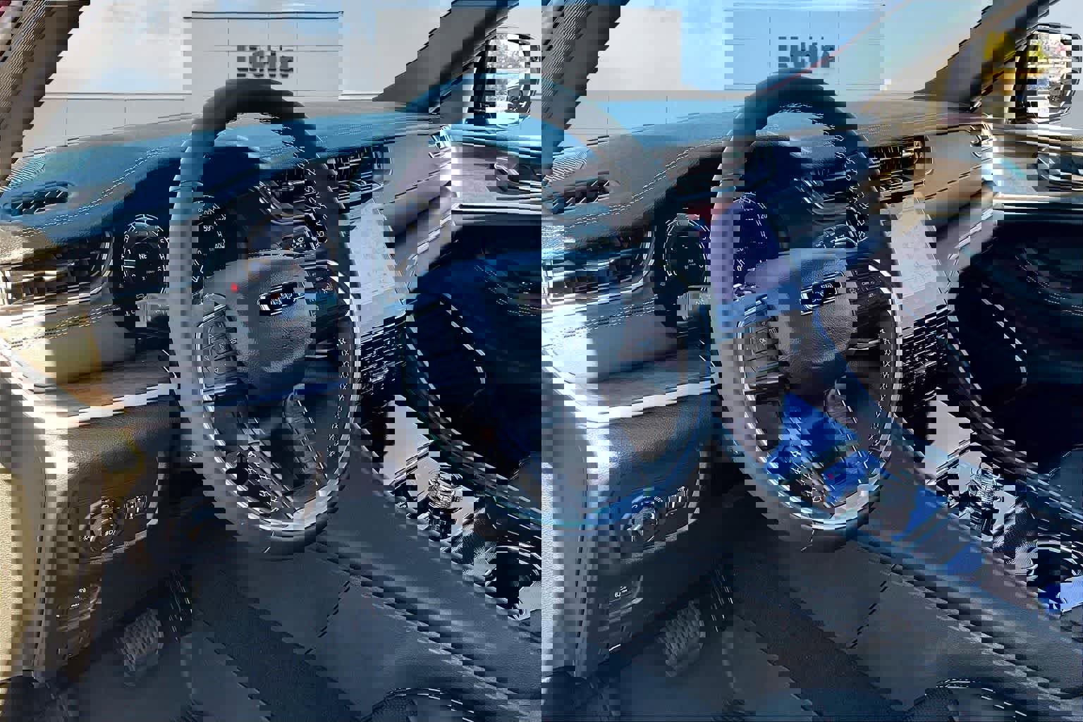 New 2025 Jeep Grand Cherokee Limited w/ Luxury Tech Group II image 2