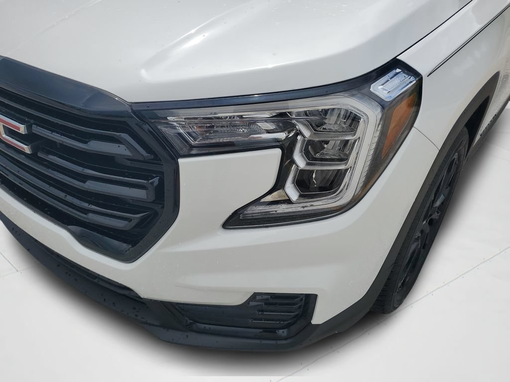 Used 2024 GMC Terrain SLE w/ Driver Convenience Package FWD image 24