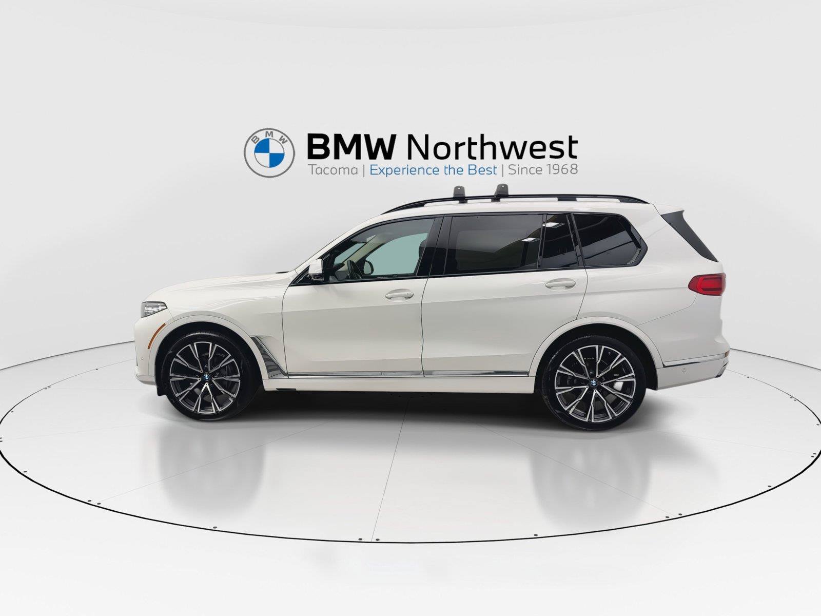 Used 2021 BMW X7 xDrive40i w/ Parking Assistance Package AWD/4WD image 11