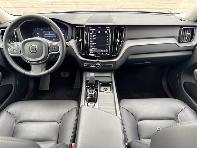 Used 2024 Volvo XC60 B5 Core image 13