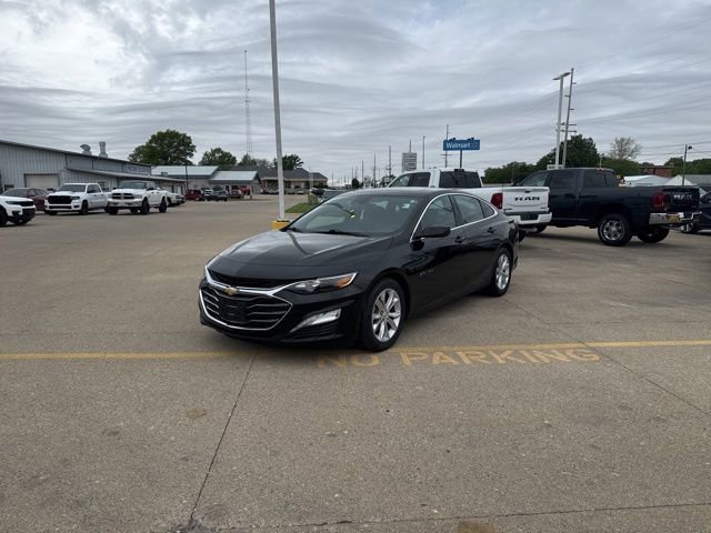 Used 2019 Chevrolet Malibu LT w/ Leather Package FWD image 3