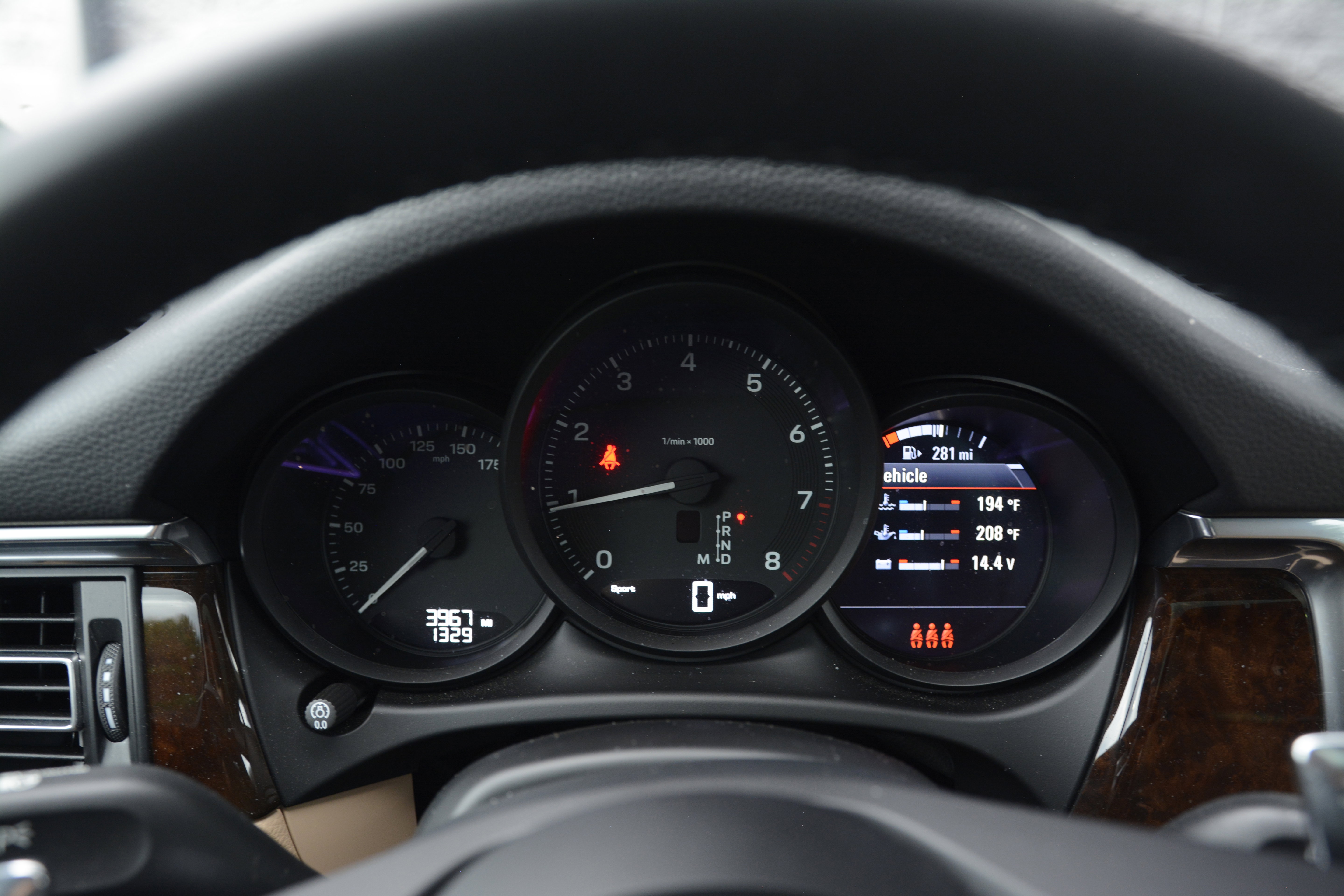 Certified 2026 Porsche Macan AWD/4WD image 17