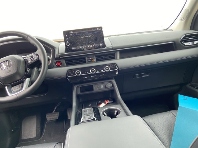 Used 2025 Honda Pilot Elite image 14