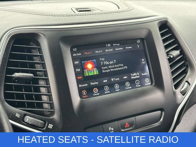 Used 2019 Jeep Cherokee Latitude Plus w/ Comfort/Convenience Group AWD/4WD image 3