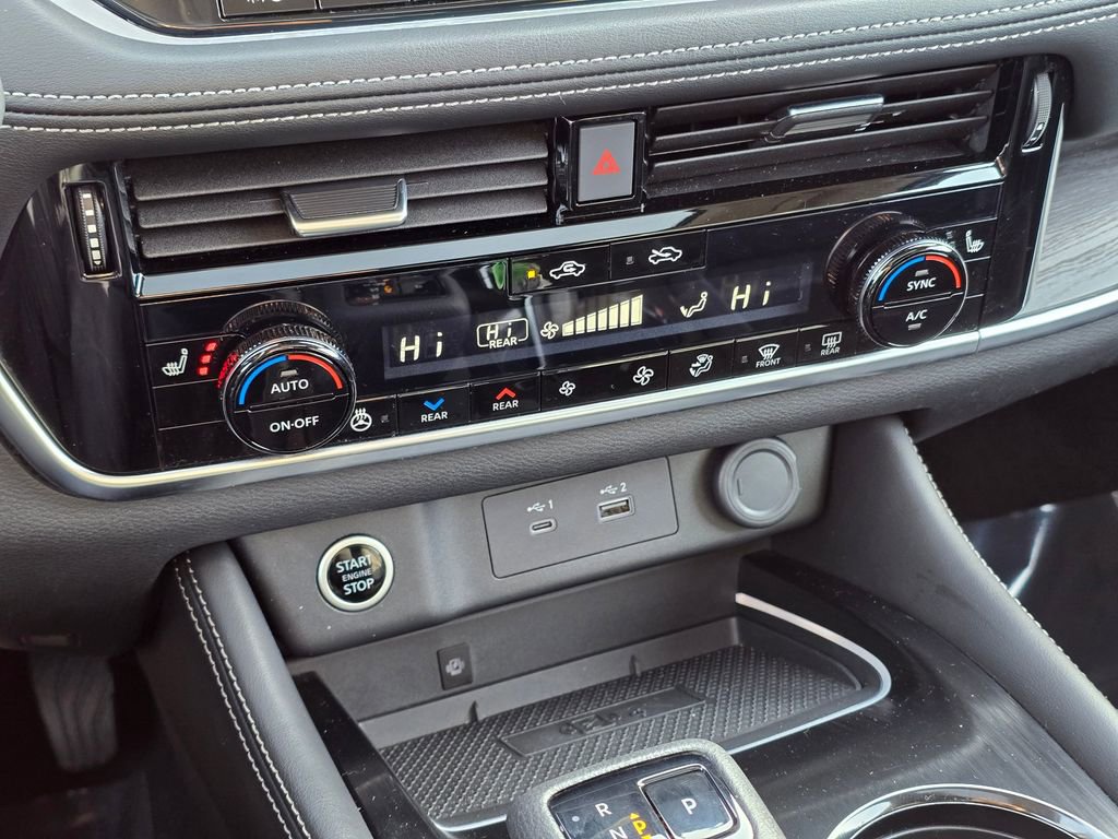 Used 2023 Nissan Rogue Platinum w/ Platinum Premium Package image 32