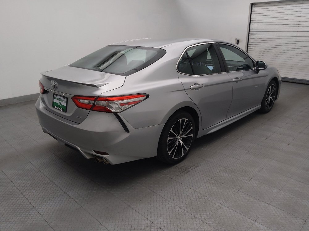 Used 2018 Toyota Camry SE w/ Convenience Package FWD image 9