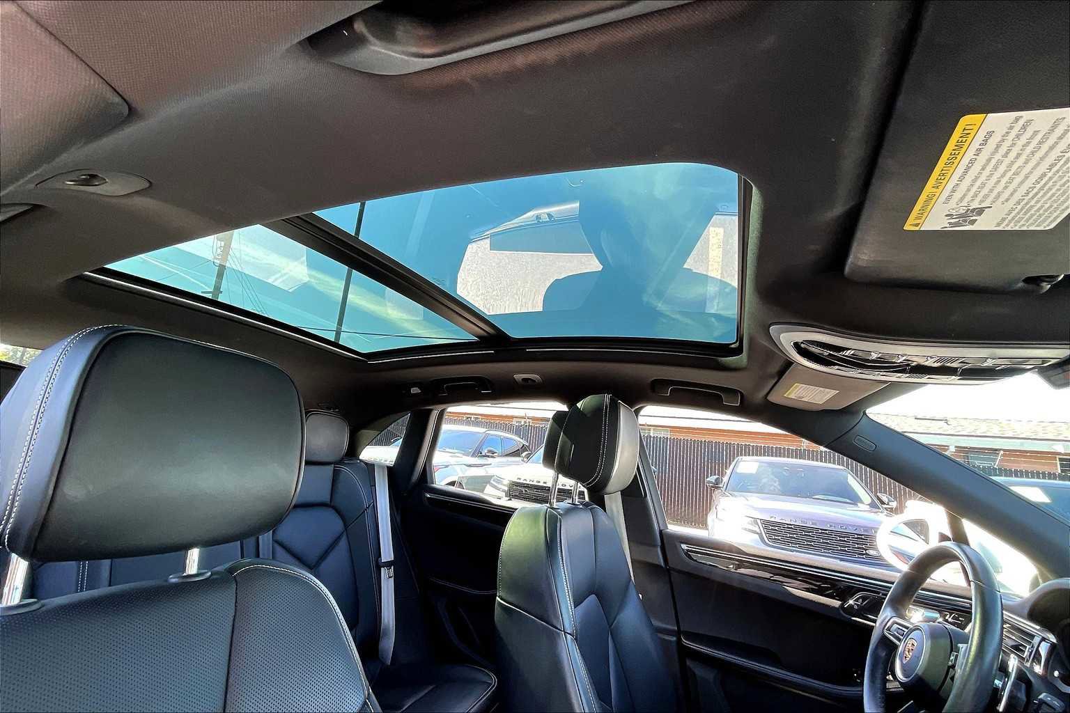 Used 2023 Porsche Macan image 25