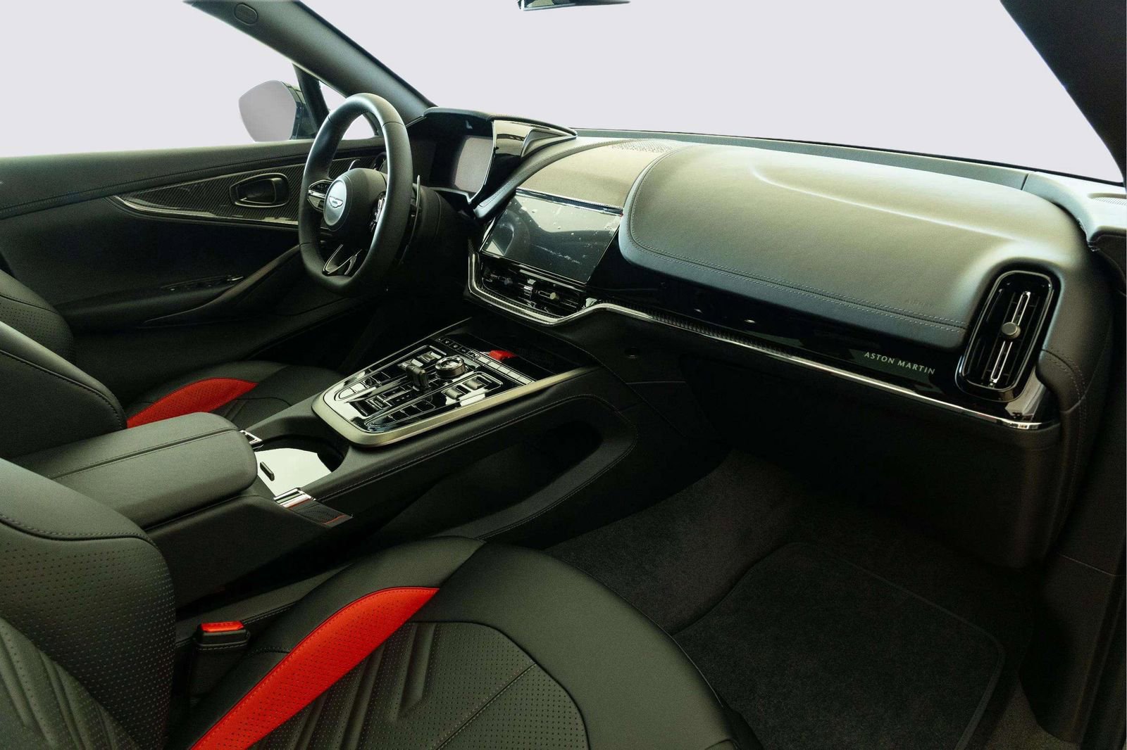 New 2026 Aston Martin DBX S image 37