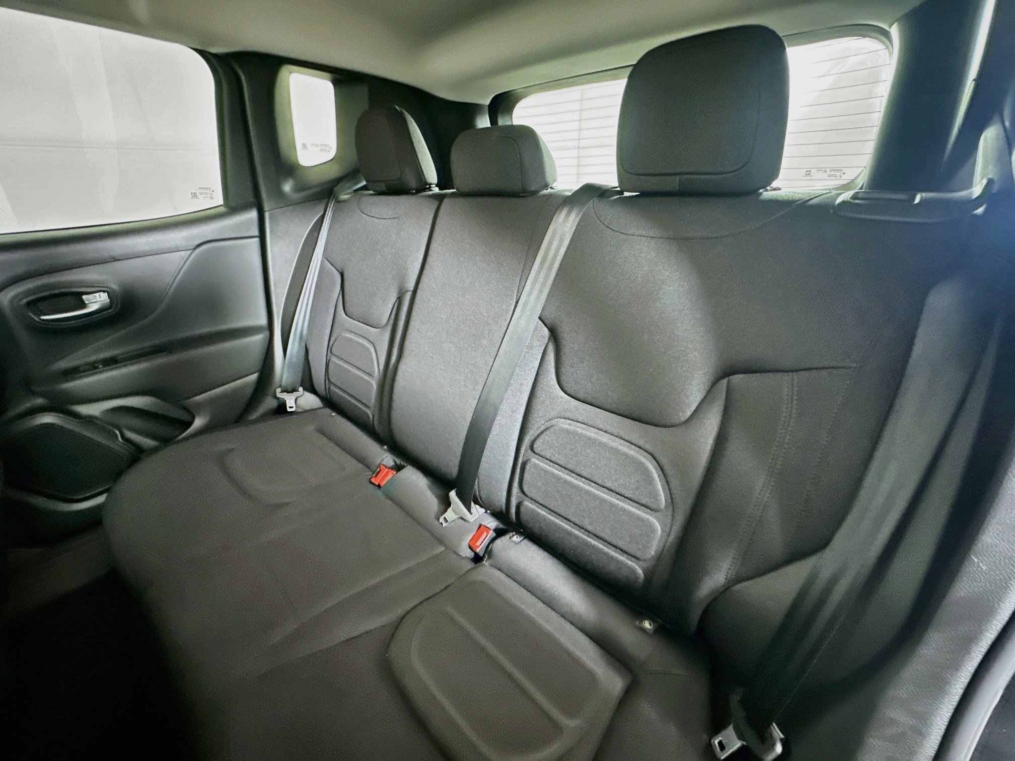 Used 2022 Jeep Renegade Latitude AWD/4WD image 27