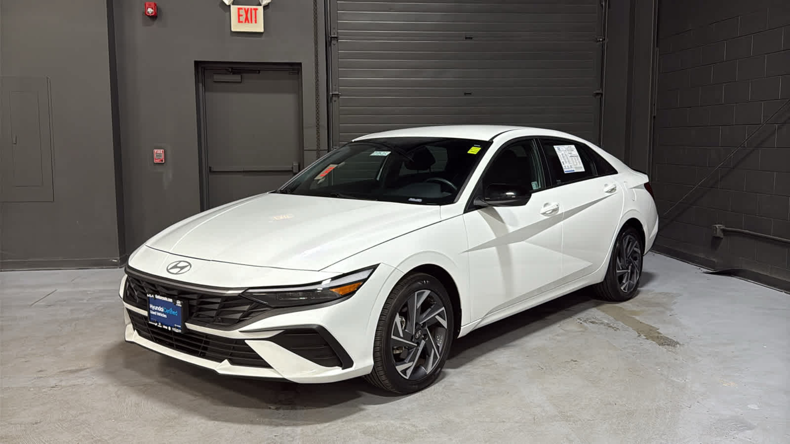 Used 2025 Hyundai Elantra Sport FWD image 3