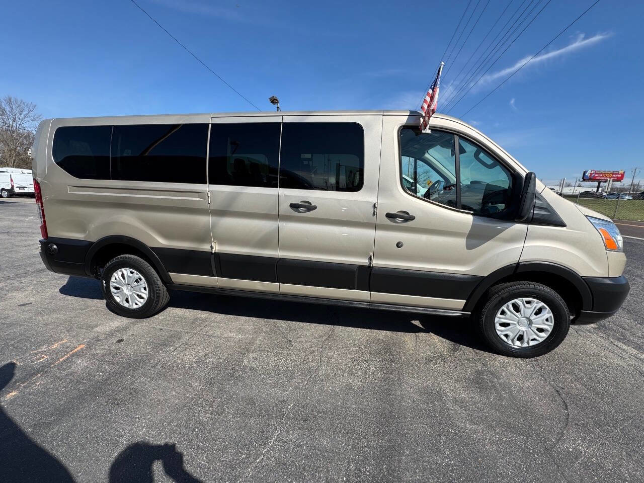 Used 2019 Ford Transit 350 XLT image 5