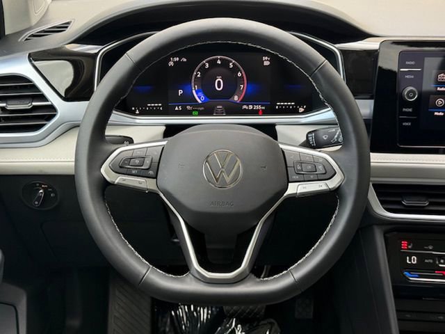 New 2025 Volkswagen Taos SE image 27