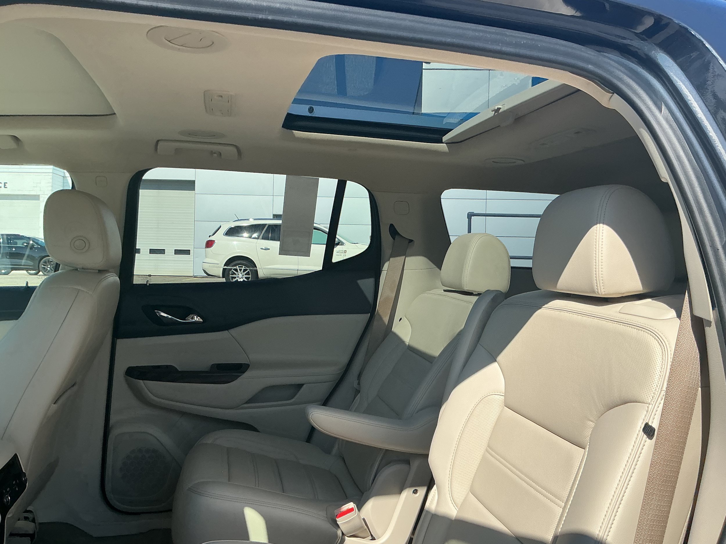 Used 2020 GMC Acadia Denali w/ Trailering Package AWD/4WD image 8