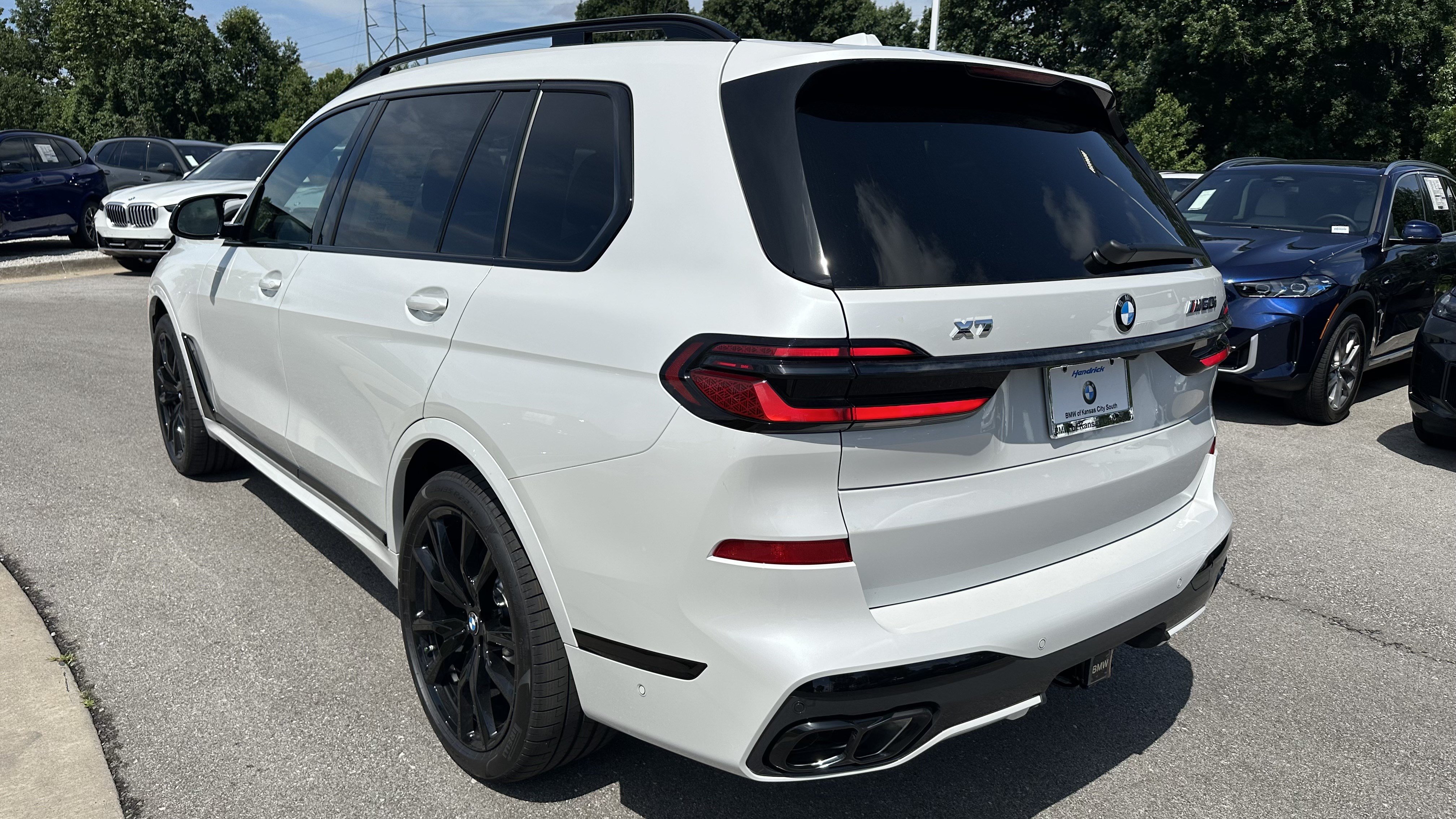 New 2027 BMW X7 M60i AWD/4WD image 8