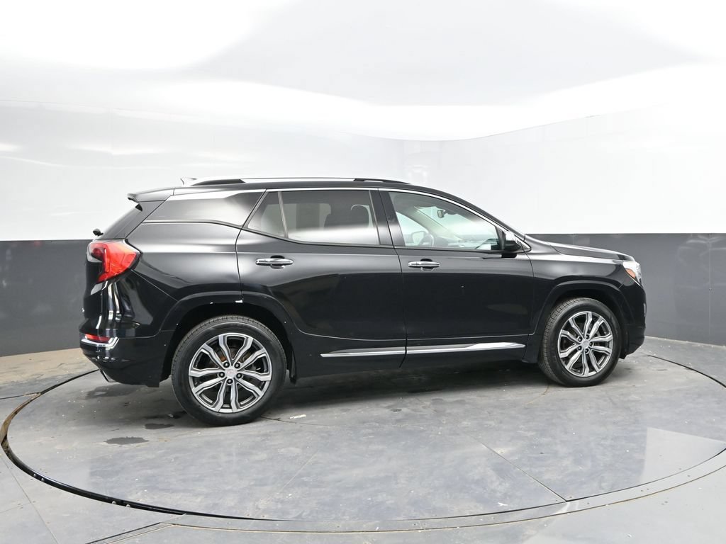 Used 2018 GMC Terrain Denali w/ GMC Pro Grade Package AWD/4WD image 10