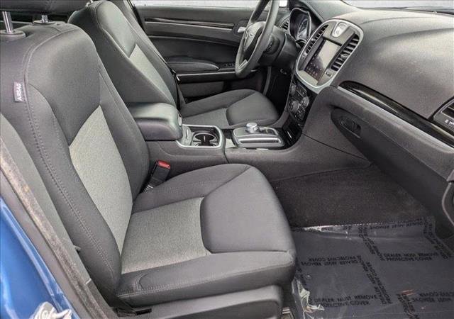 Used 2023 Chrysler 300 Touring w/ Sport Appearance Package image 18