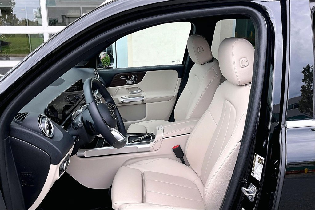 Used 2026 Mercedes-Benz GLB 250 4MATIC image 27
