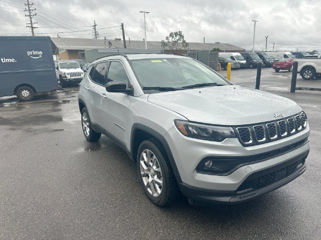 Certified 2024 Jeep Compass Latitude AWD/4WD image 12