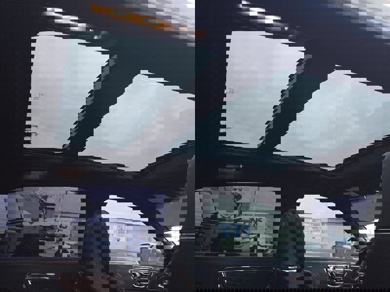 Used 2019 Lincoln Continental Select image 25