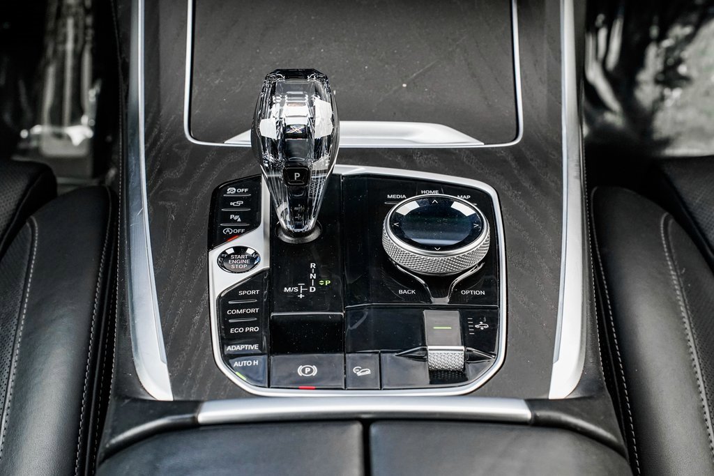 Used 2022 BMW X7 M50i image 17