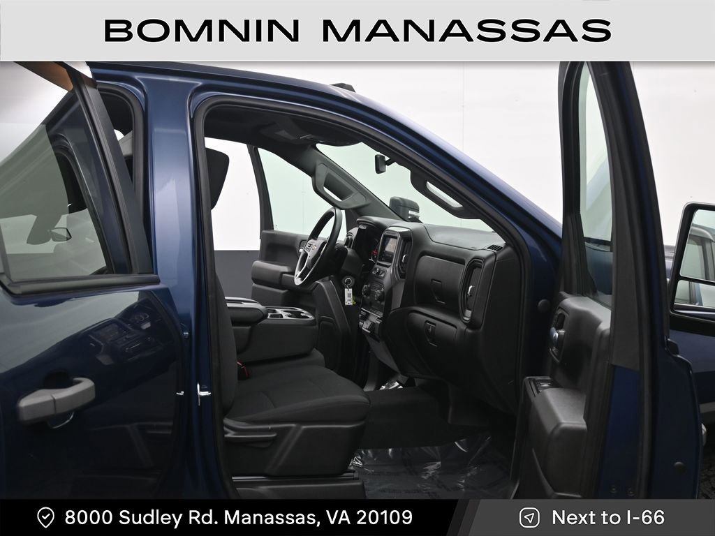 Used 2021 Chevrolet Silverado 2500 Custom w/ Custom Value Package image 9