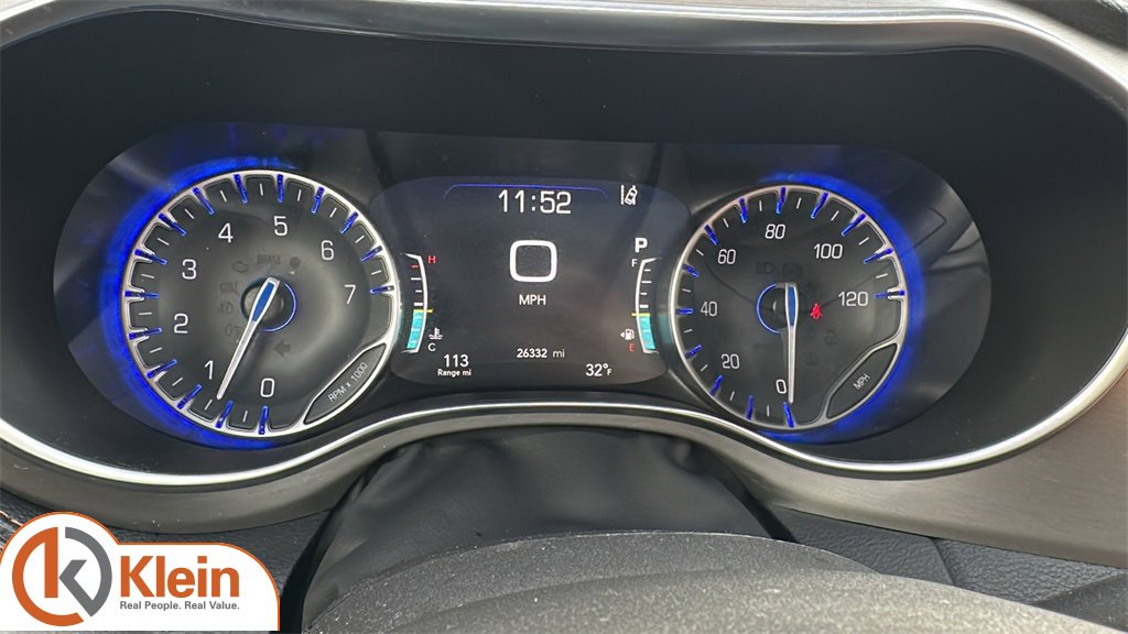 Used 2024 Chrysler Pacifica Pinnacle w/ Trailer Tow Group image 21