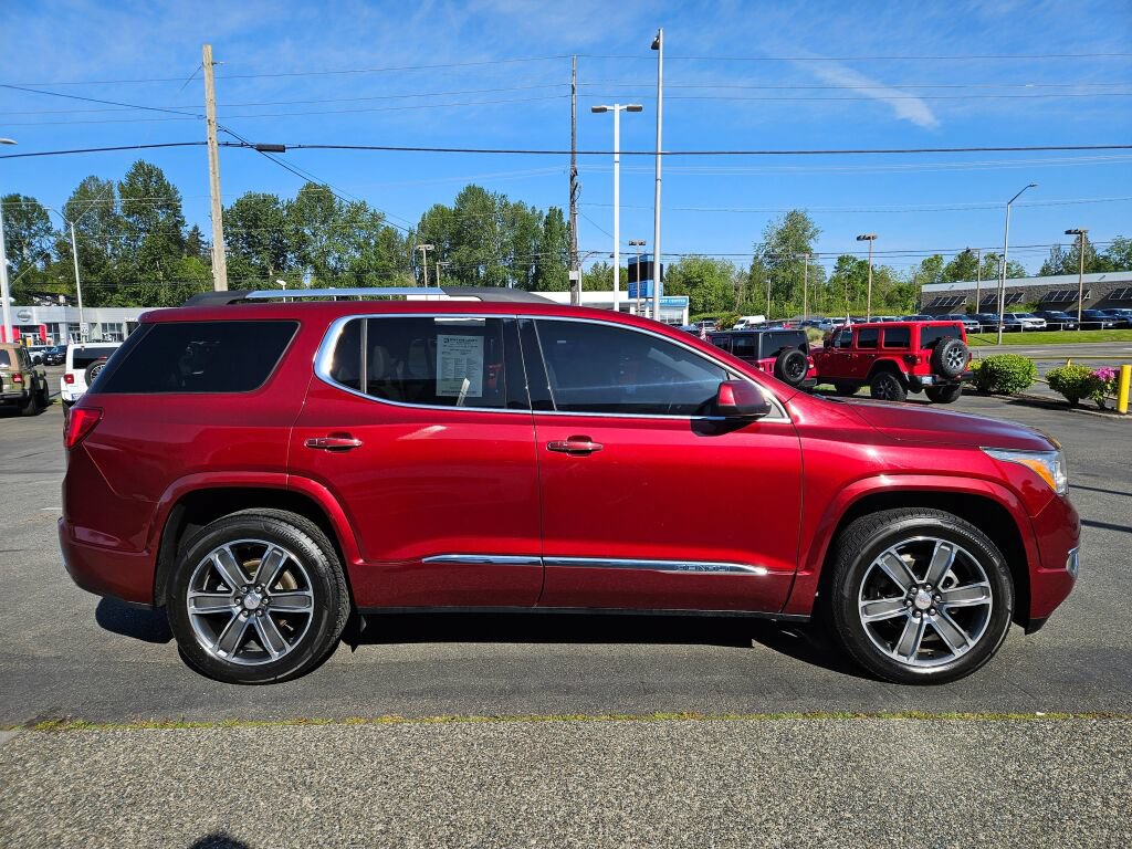 Used 2017 GMC Acadia Denali w/ Technology Package AWD/4WD image 6