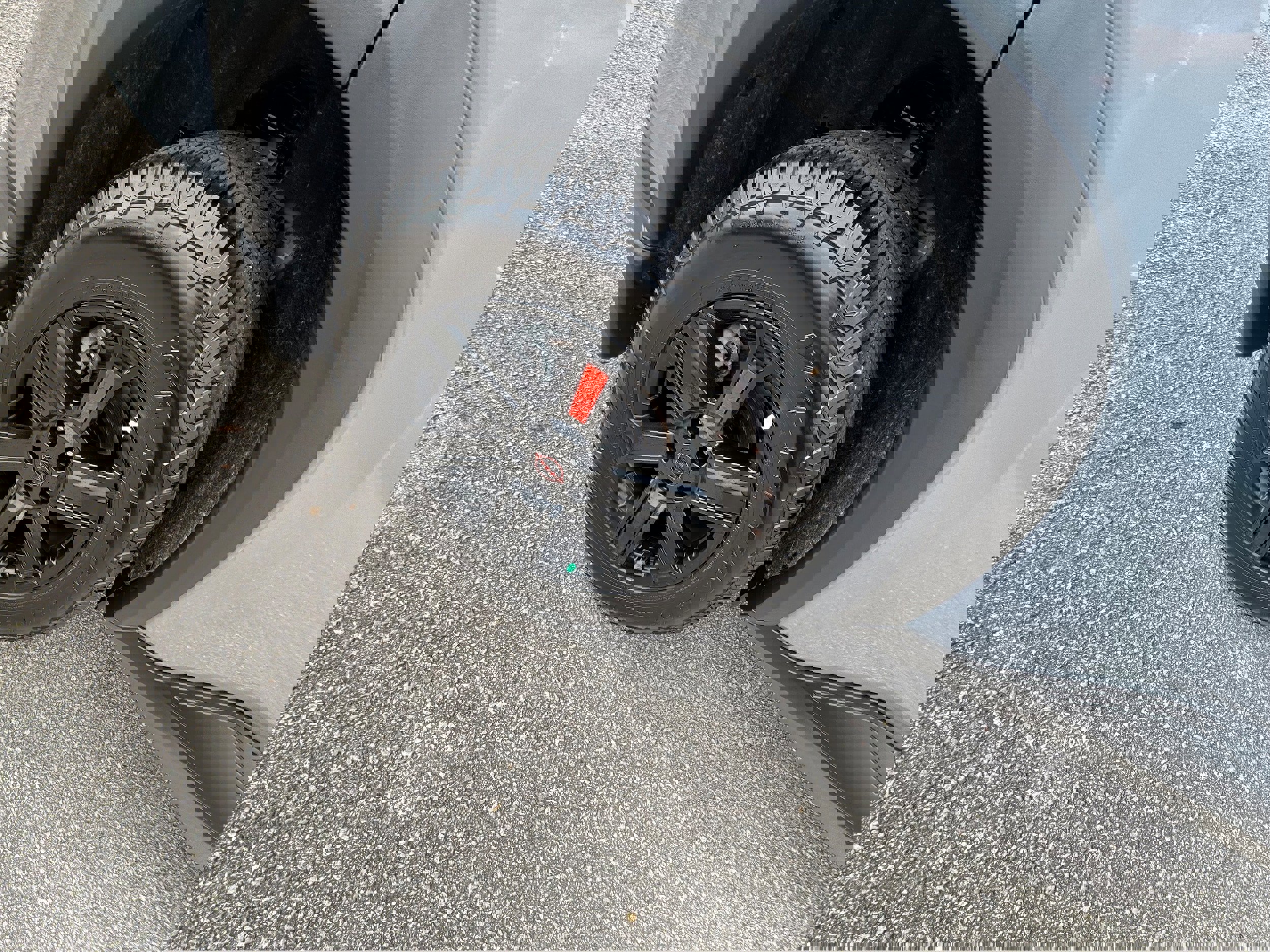 Used 2025 Nissan Rogue SV image 6