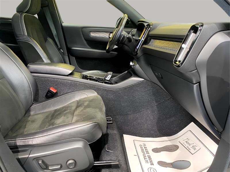 Used 2019 Volvo XC40 T5 R-Design image 21