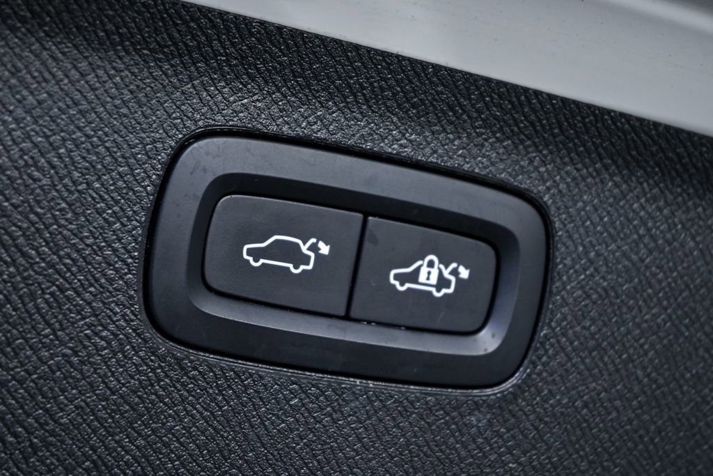 Certified 2024 Volvo XC90 B5 Plus w/ Protection Package Premier image 35