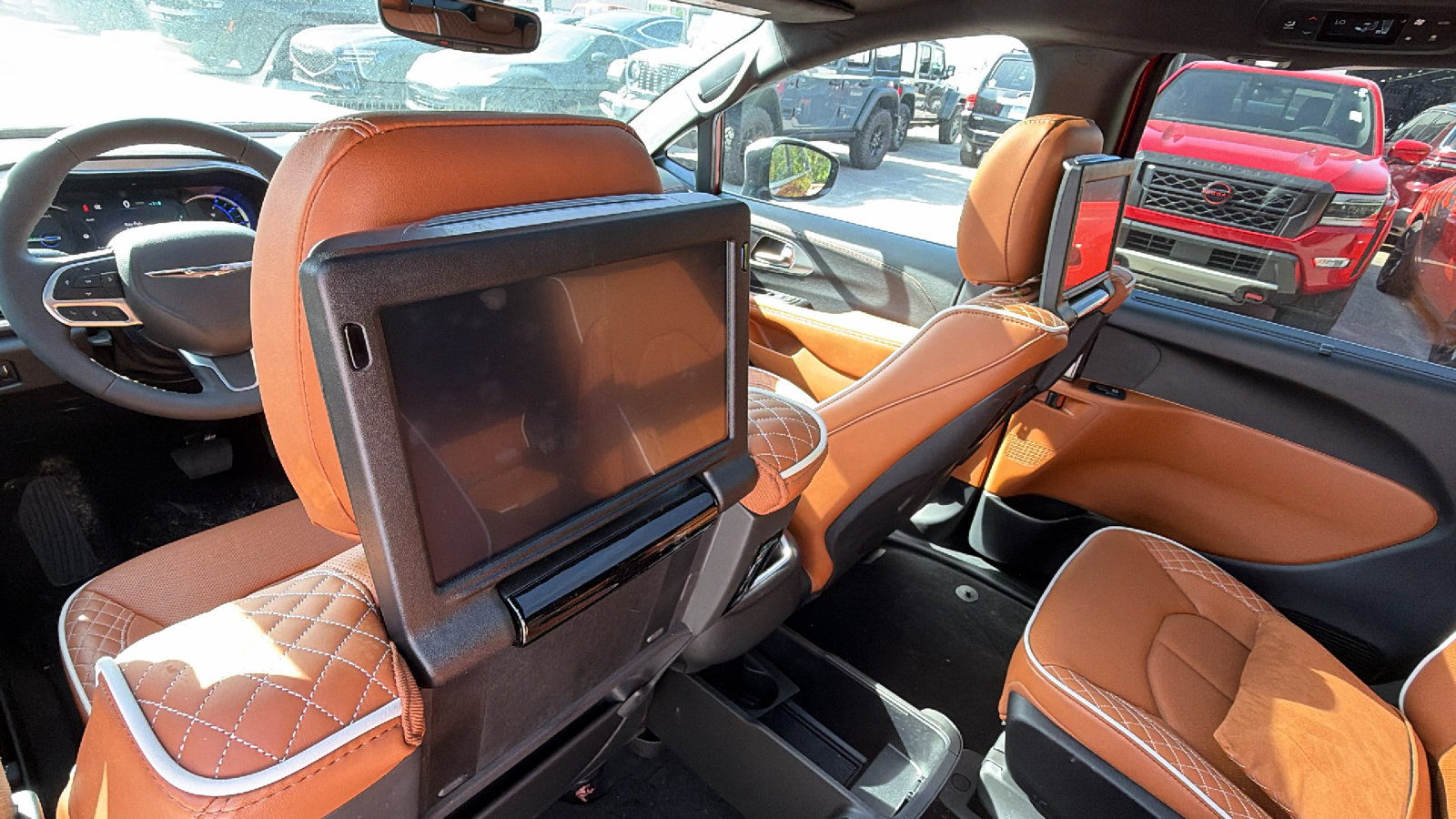 Used 2026 Chrysler Pacifica Pinnacle FWD image 26