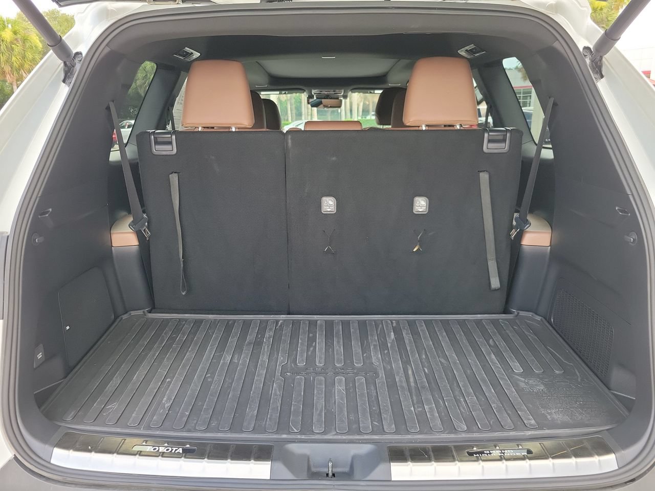 Used 2025 Toyota Grand Highlander AWD Hybrid image 9