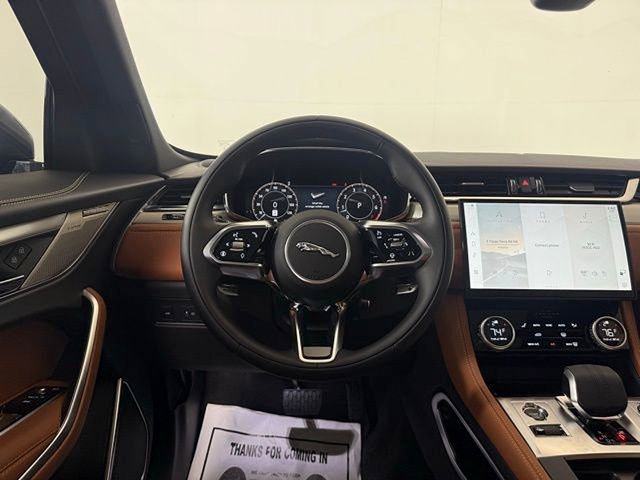 New 2025 Jaguar F-PACE R-Dynamic S image 22