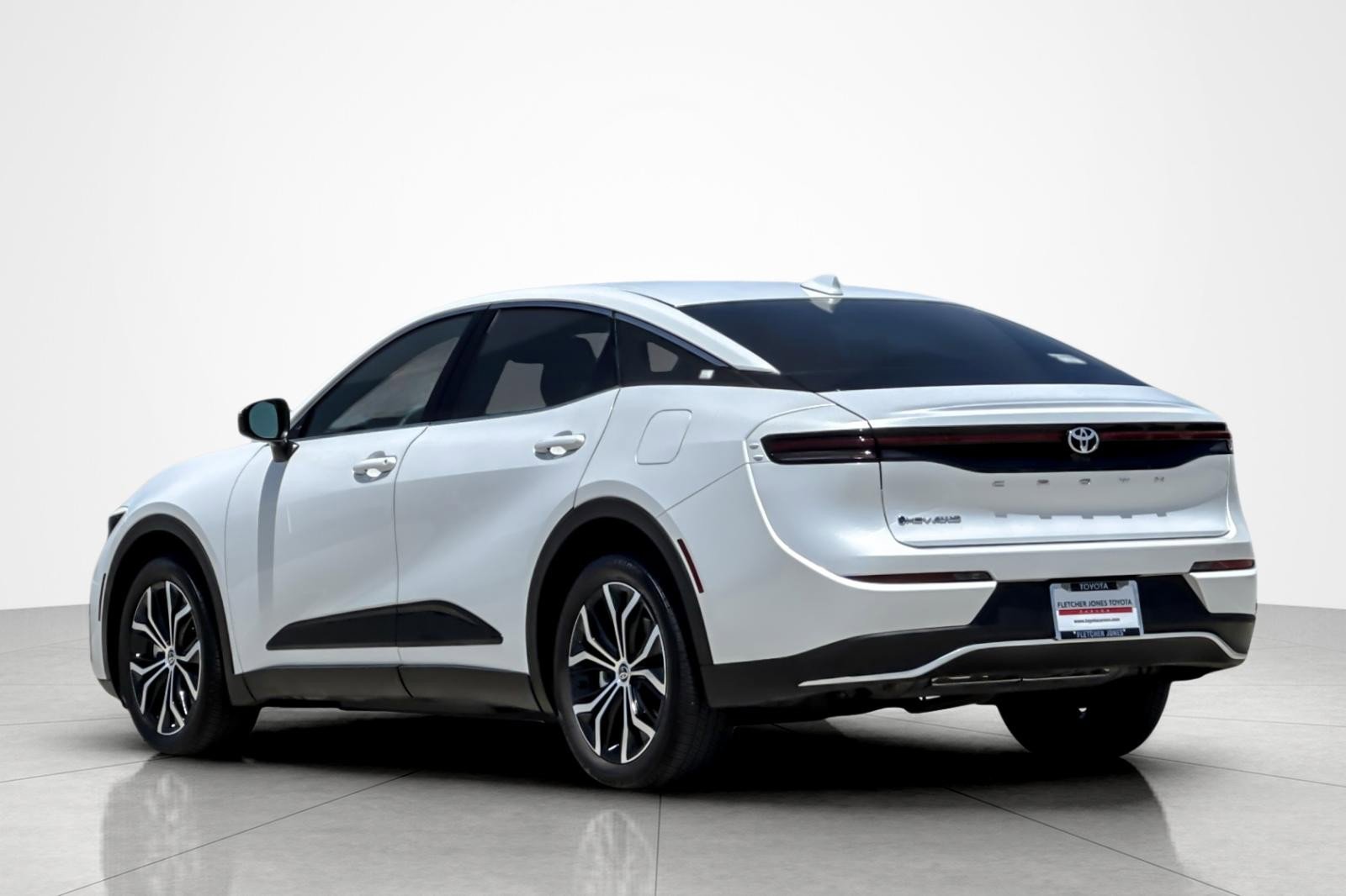 Certified 2024 Toyota Crown AWD/4WD image 3