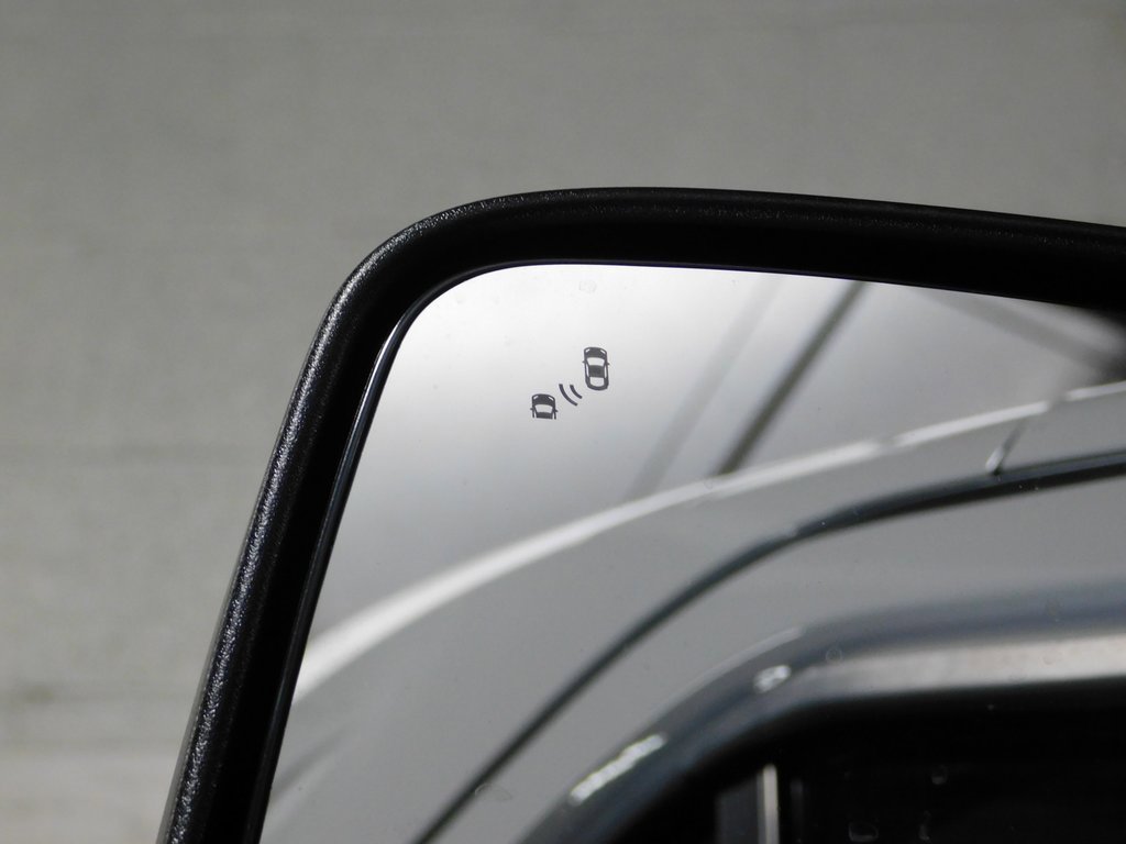 Used 2023 Ford Transit 350 XLT image 26