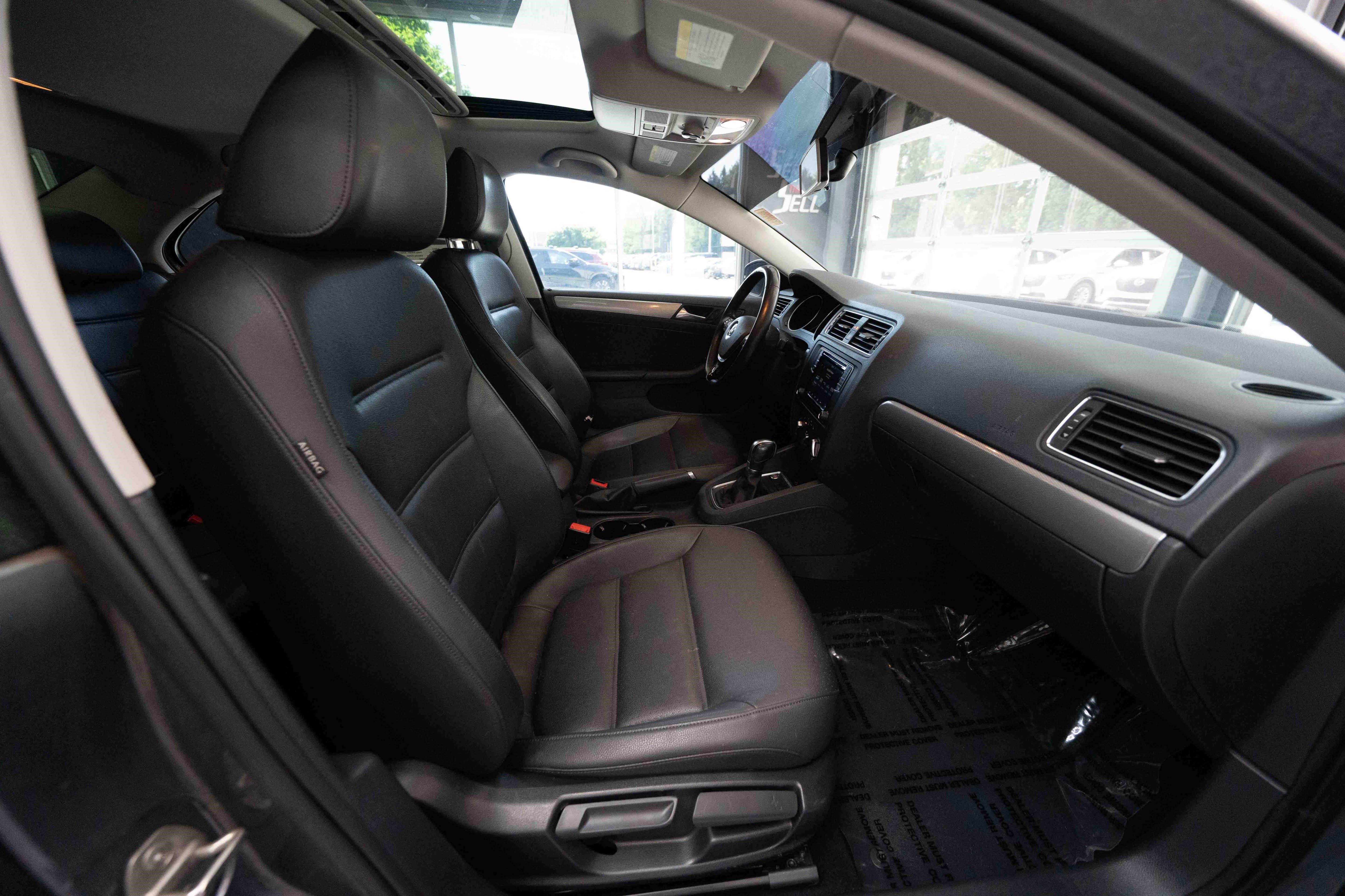 Used 2017 Volkswagen Jetta SE FWD image 26